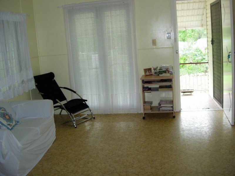 18 Bowen, Cardwell QLD 4849