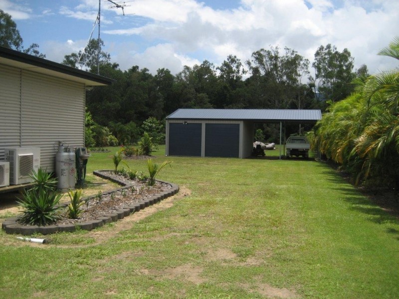 11 Curtis Road, Cardwell QLD 4849