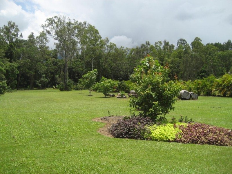 11 Curtis Road, Cardwell QLD 4849