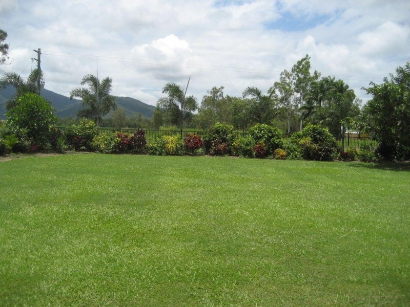 11 Curtis Road, Cardwell QLD 4849