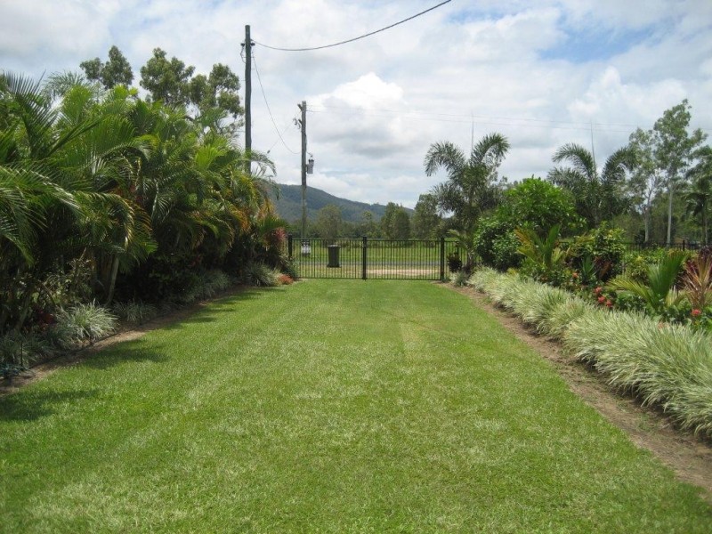 11 Curtis Road, Cardwell QLD 4849