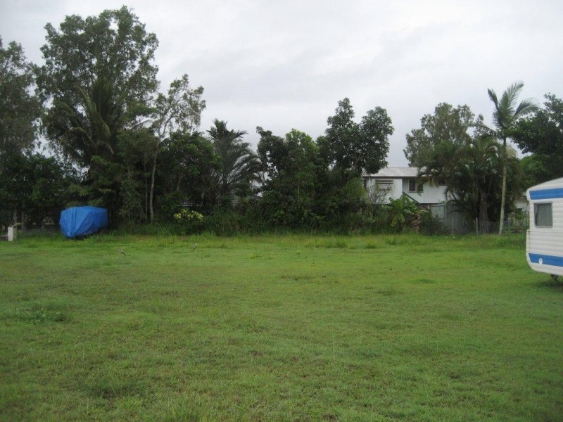 11 Albert Street, Cardwell QLD 4849