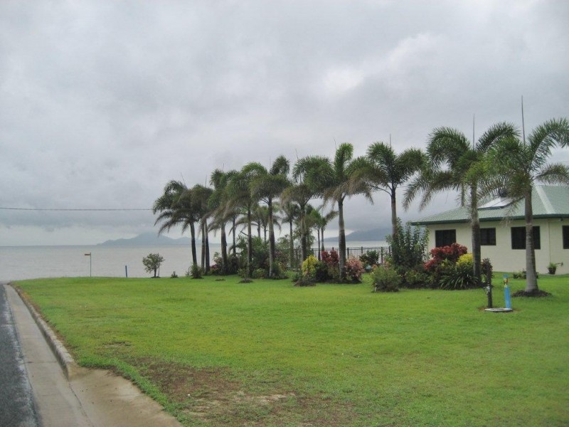 15 Marine Parade, Cardwell QLD 4849