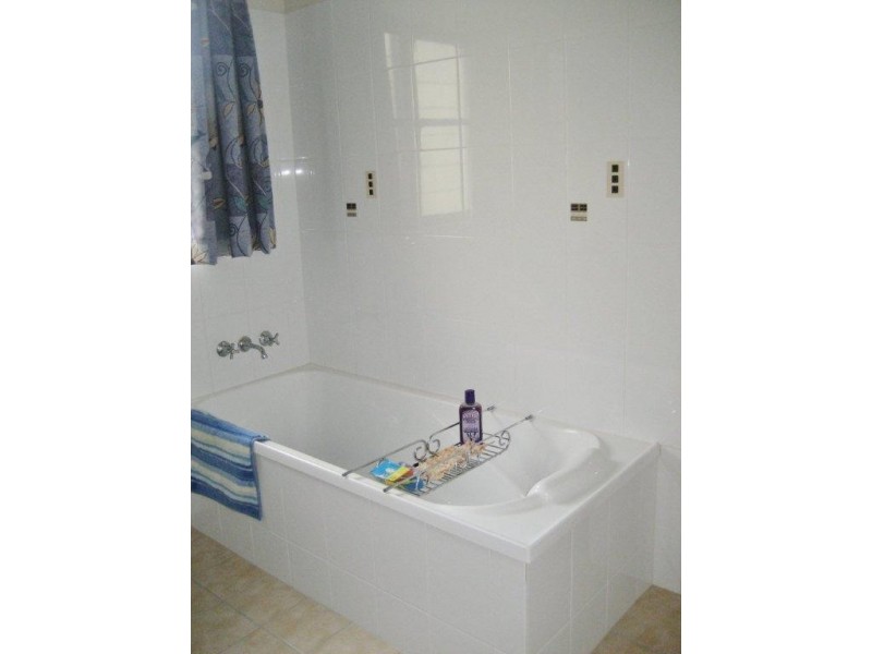 15 Marine Parade, Cardwell QLD 4849