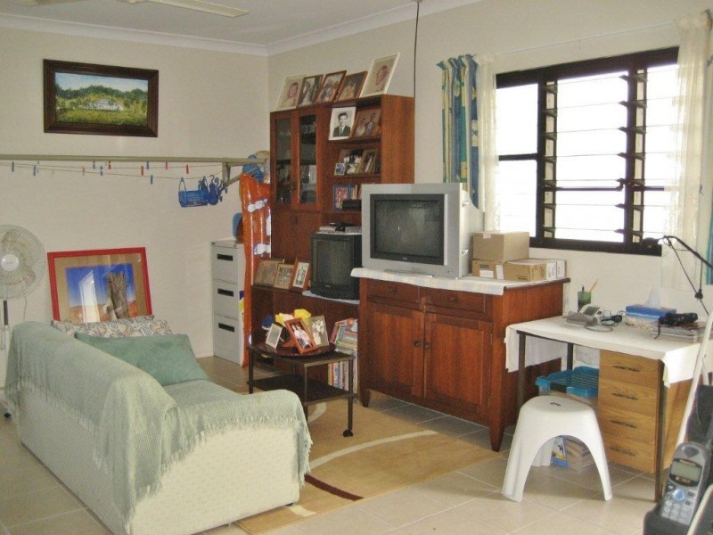 15 Marine Parade, Cardwell QLD 4849