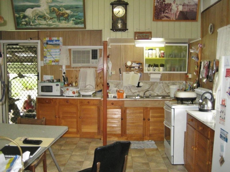 171 Curtis Road, Cardwell QLD 4849