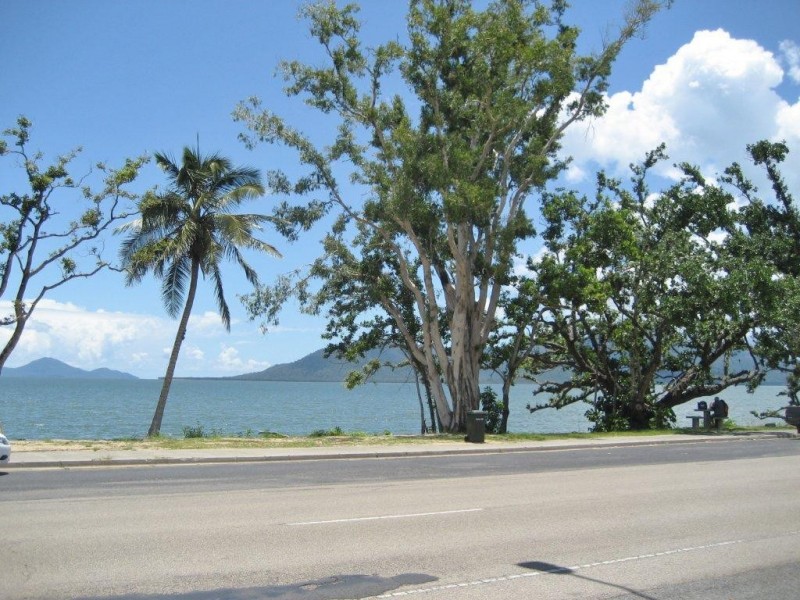 33 Victoria Street, Cardwell QLD 4849