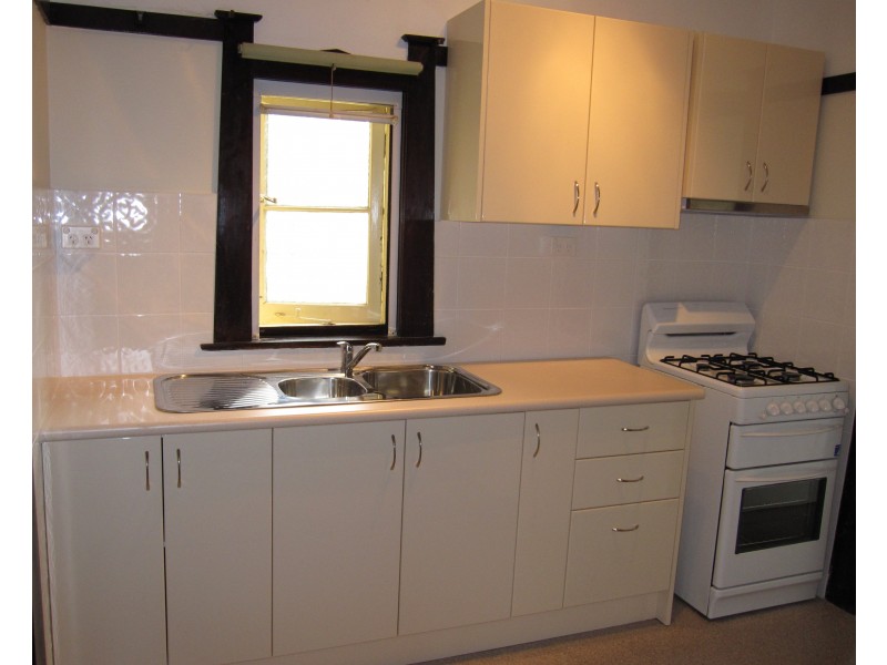 35 Hampton Court Road, Carlton NSW 2218