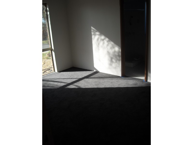 8 Brookside Gardens, Caversham WA 6055