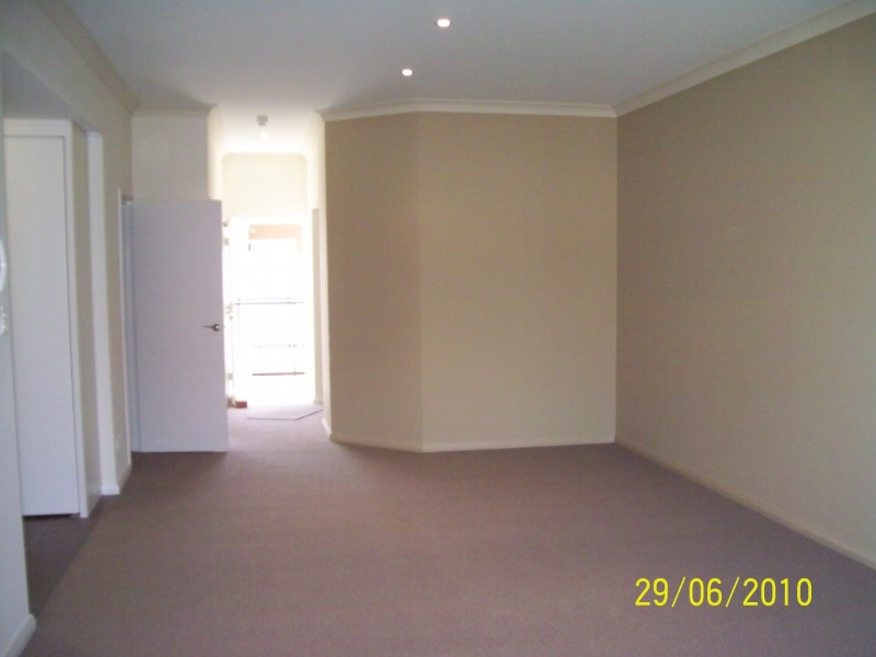 28/5 Keane Street, Midland WA 6056