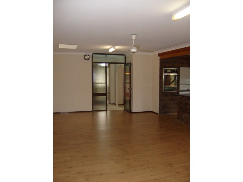 10 Bussel Place, Beechboro WA 6063