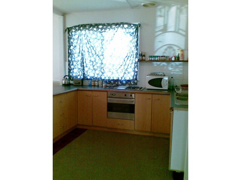 5 Jinda Road, Koongamia WA 6056