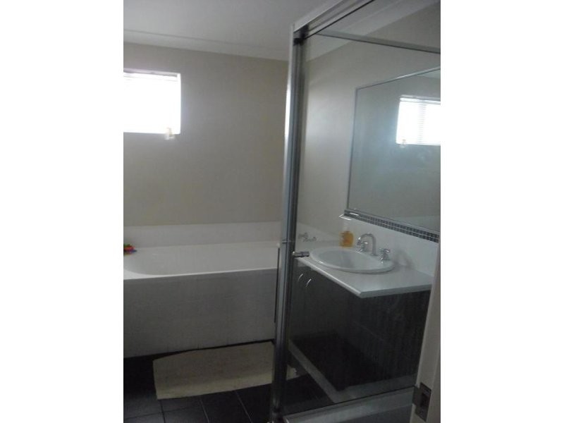 25 Olivedale Road, Madeley WA 6065