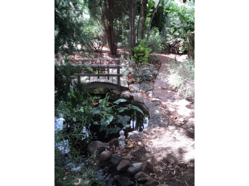 6 Valley Brooke Drive, Caversham WA 6055