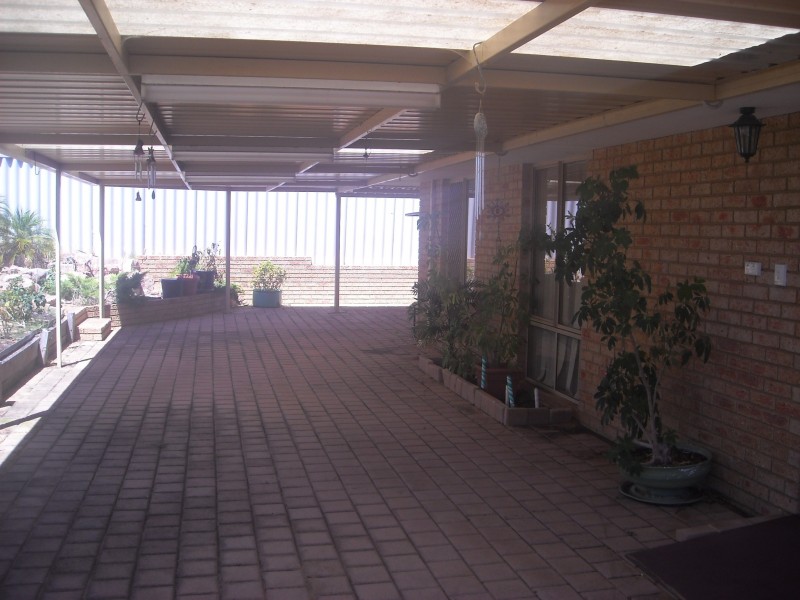 14 Werloo Court, Leda WA 6170