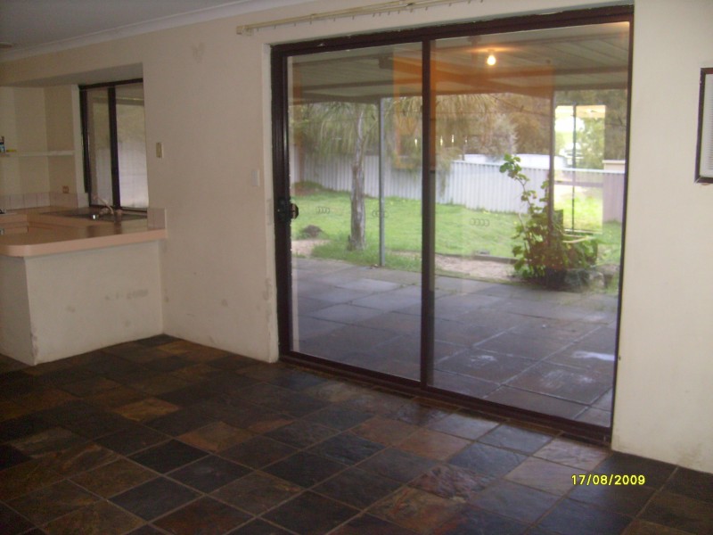 6 Eddy Close, Leda WA 6170