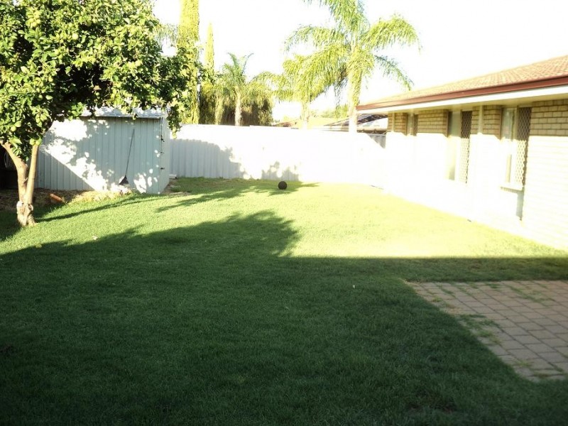 162 Amazon Dr, Beechboro WA 6063