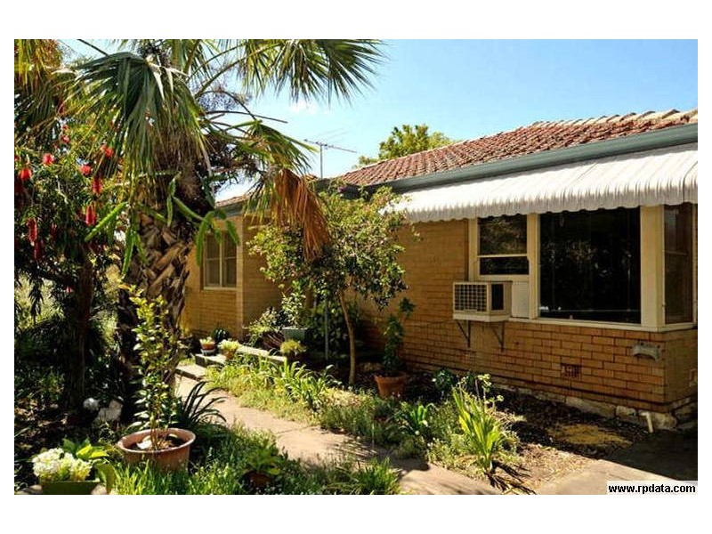 12 Sturtridge Rd, Lockridge WA 6054
