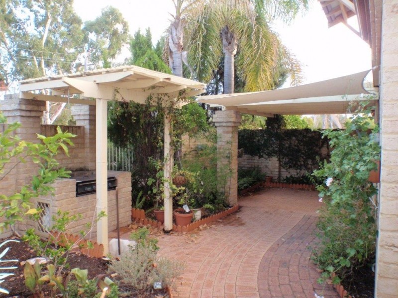 2/4 Swanview Tce, Maylands WA 6051