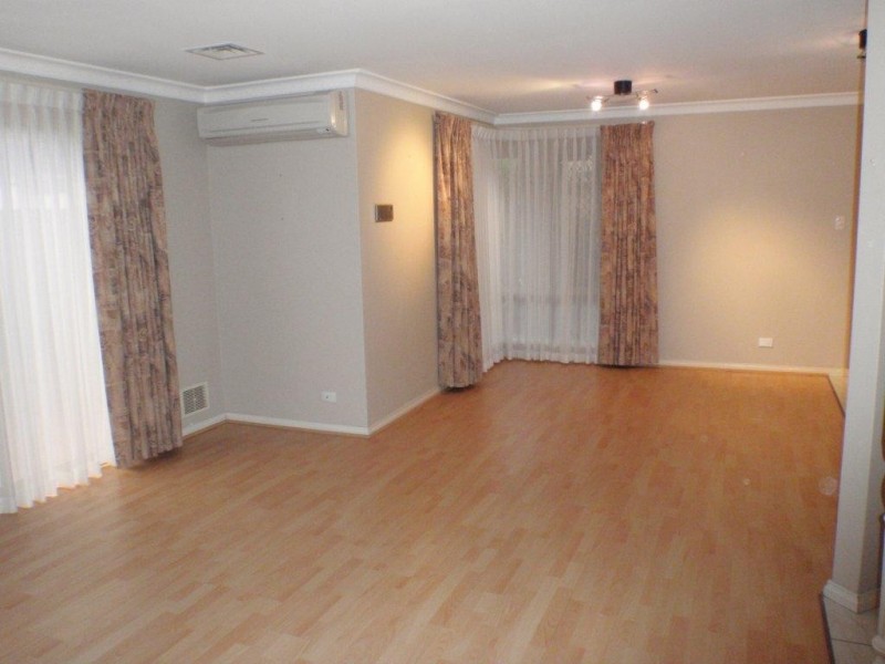 2/4 Swanview Tce, Maylands WA 6051