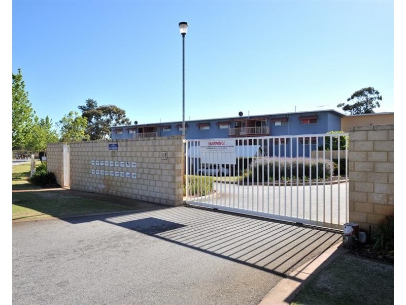 1/21 Disney Pl, Parmelia WA 6167