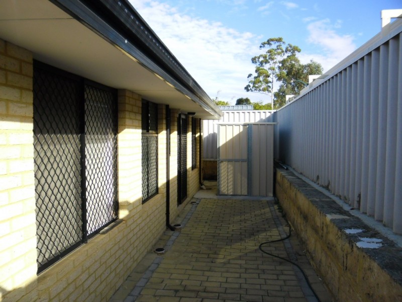 25 Scanlon Way, Lockridge WA 6054