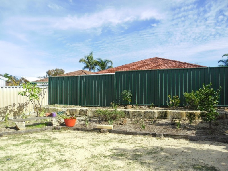 19 Pinewood Place, Beechboro WA 6063