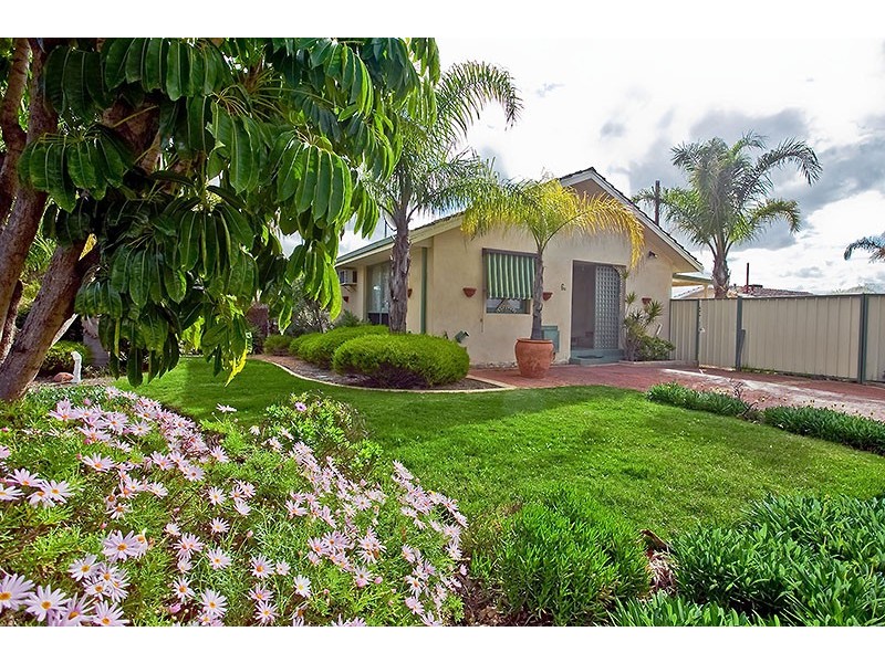 6A Woolgar Way, Lockridge WA 6054