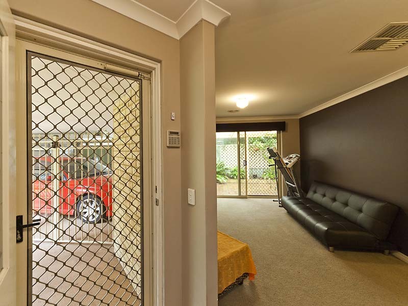 6 Parkland Trail, Canning Vale WA 6155