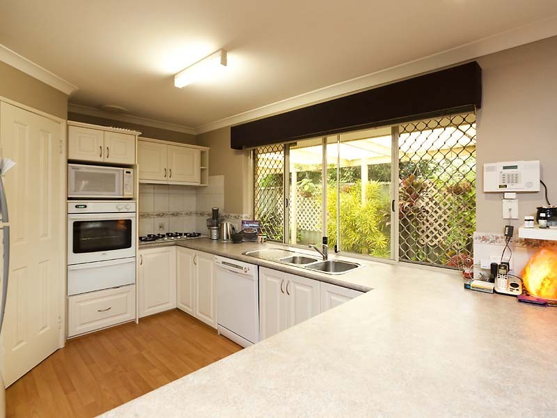 6 Parkland Trail, Canning Vale WA 6155
