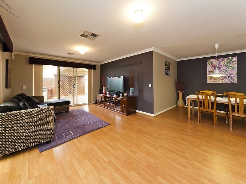 6 Parkland Trail, Canning Vale WA 6155
