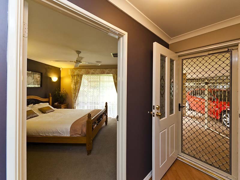 6 Parkland Trail, Canning Vale WA 6155