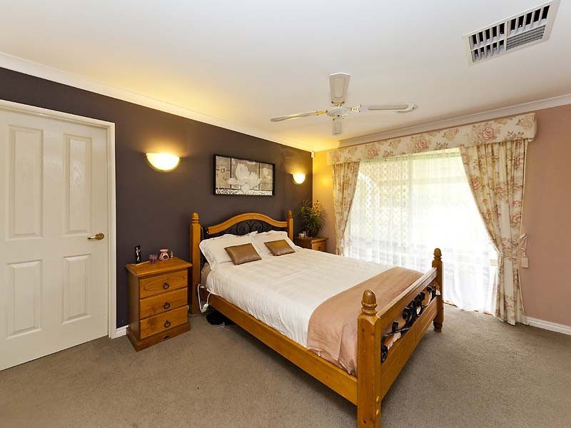 6 Parkland Trail, Canning Vale WA 6155