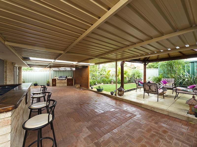 6 Parkland Trail, Canning Vale WA 6155