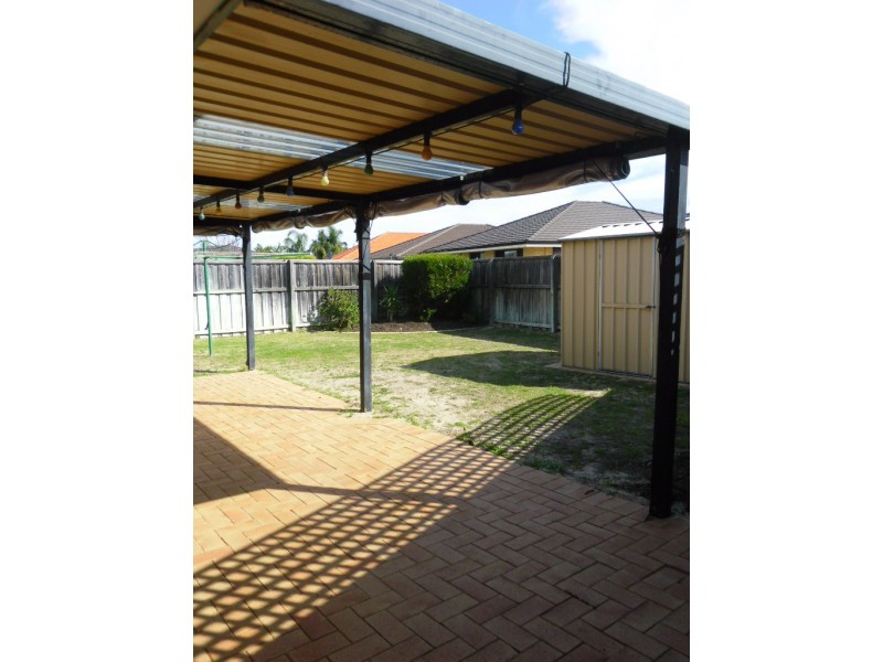 19 Vaucluse Cr, Ellenbrook WA 6069