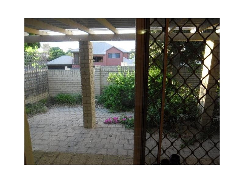 1/12 Fogerthorpe Cres, Maylands WA 6051