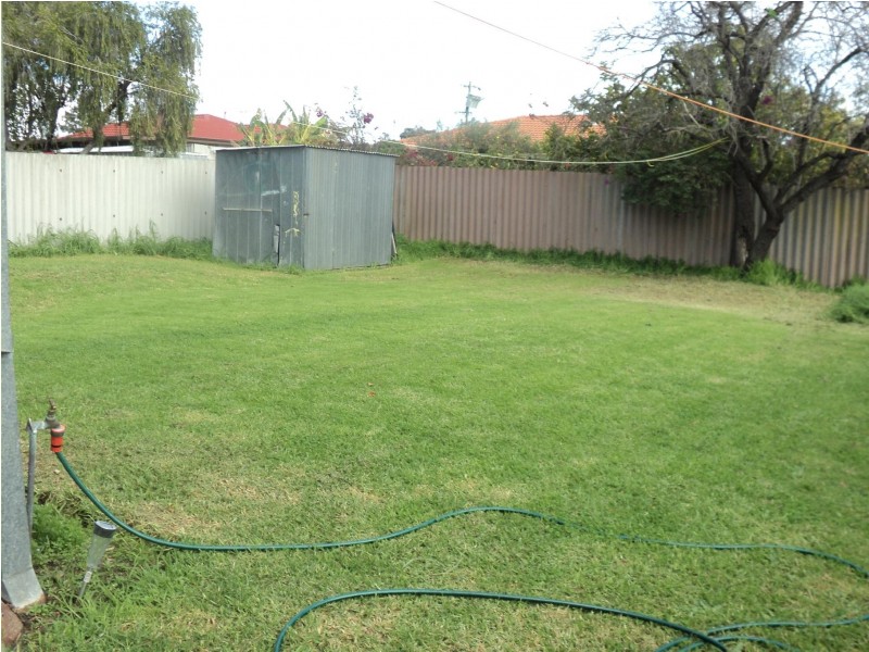3 Kalara Way, Koongamia WA 6056