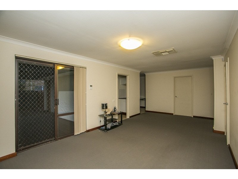 77 Walanna Drive, Karawara WA 6152