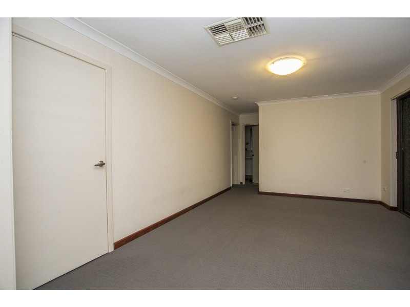 77 Walanna Drive, Karawara WA 6152