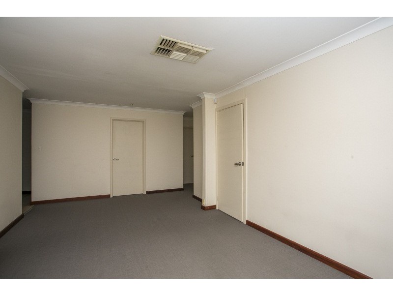 77 Walanna Drive, Karawara WA 6152