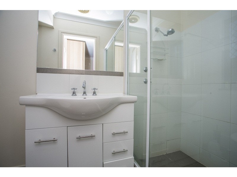 77 Walanna Drive, Karawara WA 6152