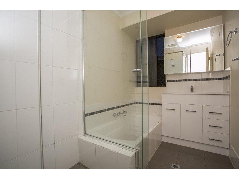 77 Walanna Drive, Karawara WA 6152