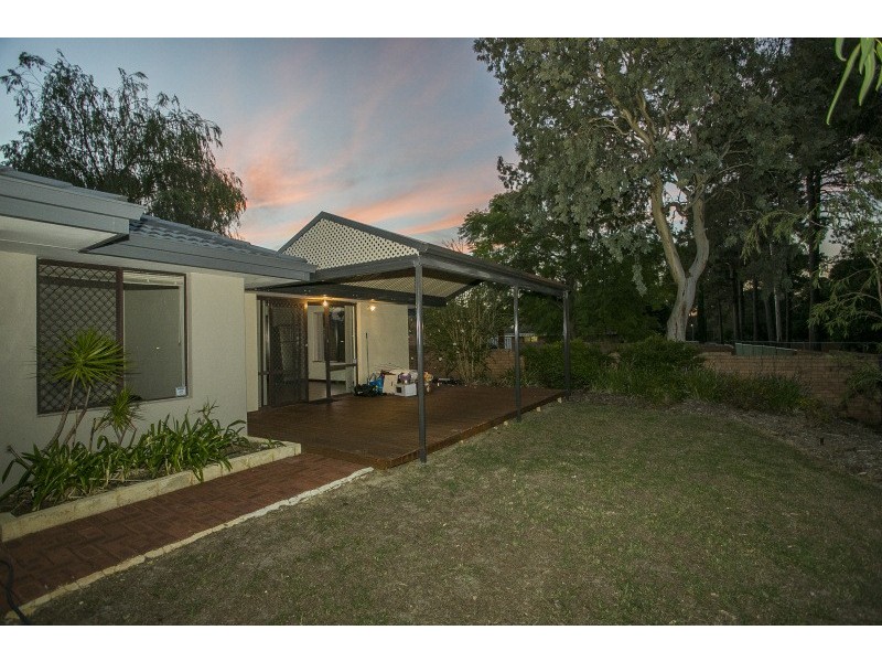 77 Walanna Drive, Karawara WA 6152