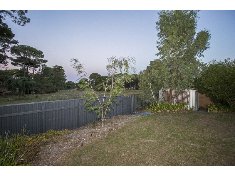 77 Walanna Drive, Karawara WA 6152