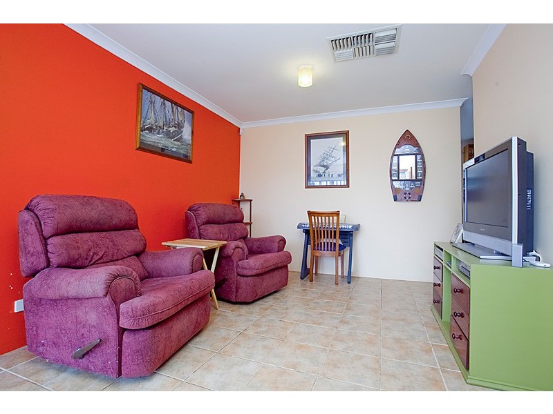 16 Olive Grove, Beechboro WA 6063