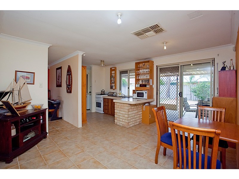 16 Olive Grove, Beechboro WA 6063