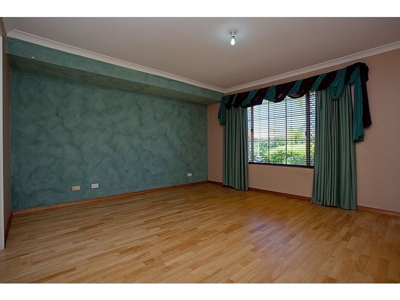 19 Viola Pl, Beechboro WA 6063