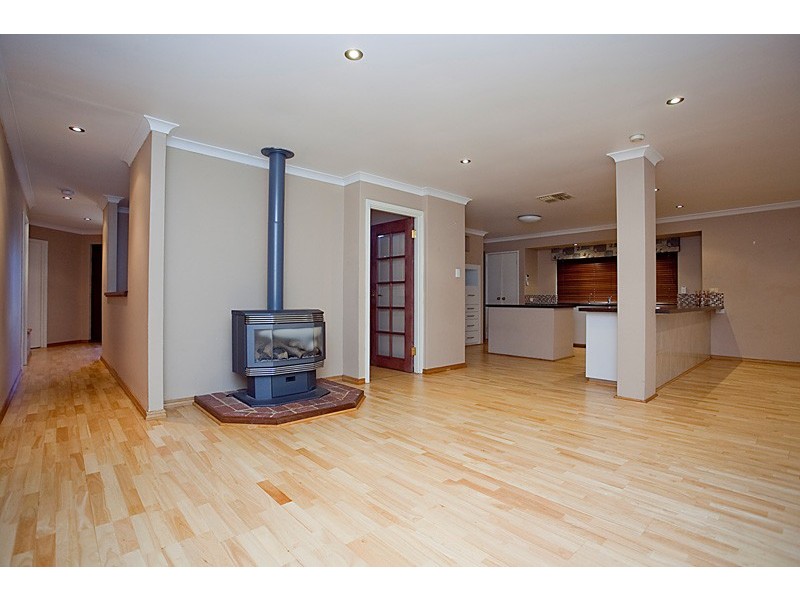 19 Viola Pl, Beechboro WA 6063