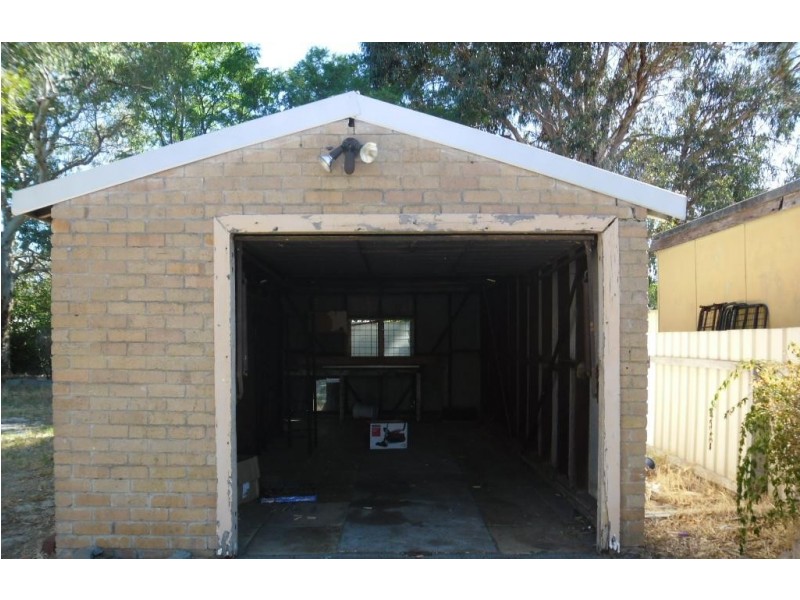 8 Hardaker Street, Eden Hill WA 6054