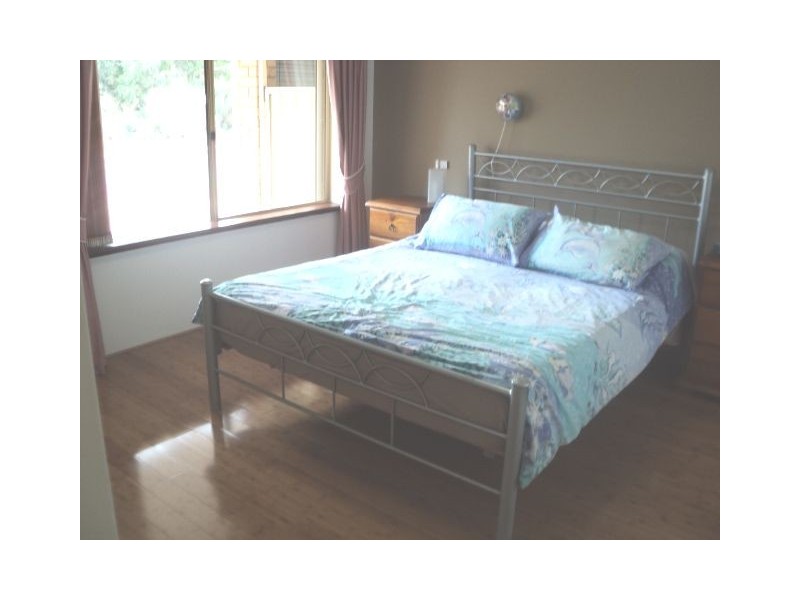 6 Valley Brook Drive, Caversham WA 6055